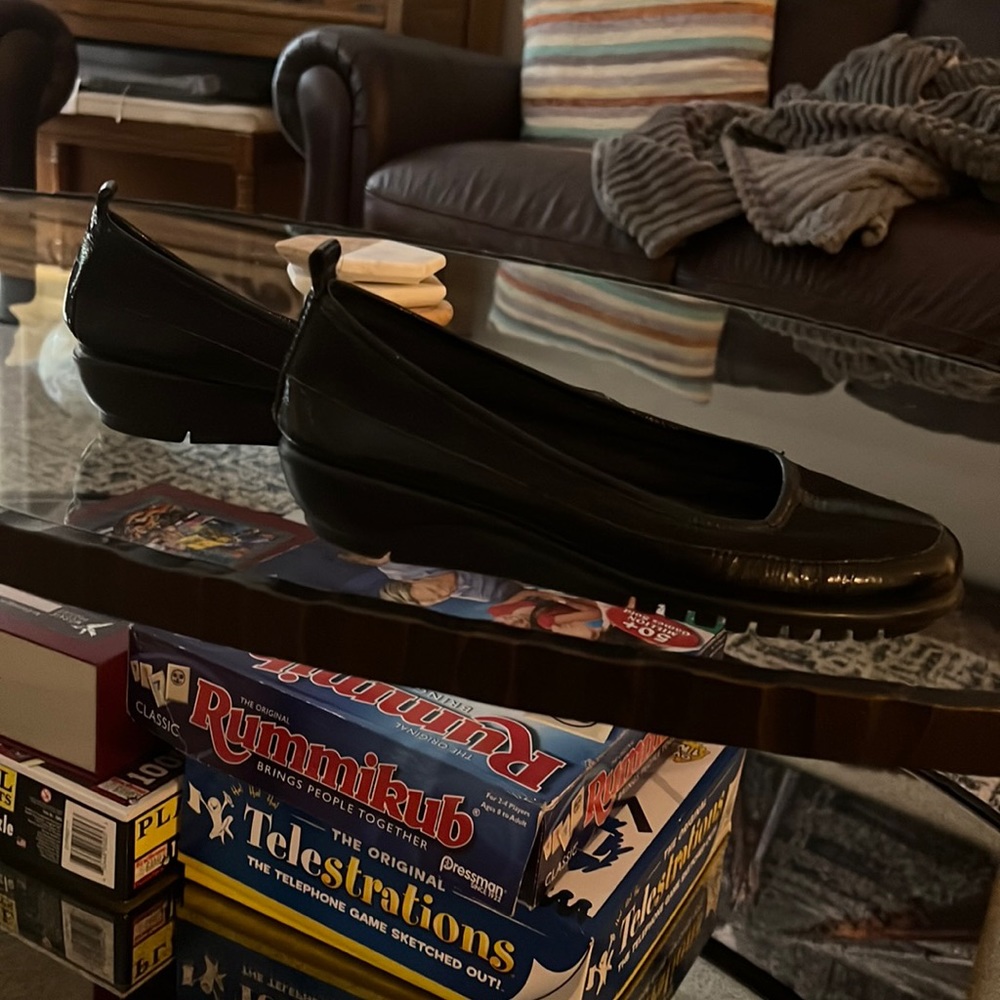 Aerosoles black wedge ballet flat.